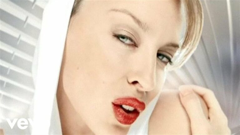 Kylie Minogue – Can’t Get You Out Of My Head – teledysk