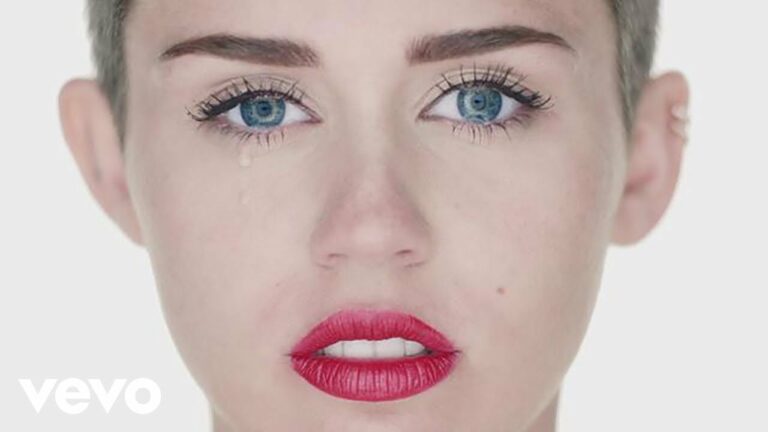 Miley Cyrus – Wrecking Ball – teledysk