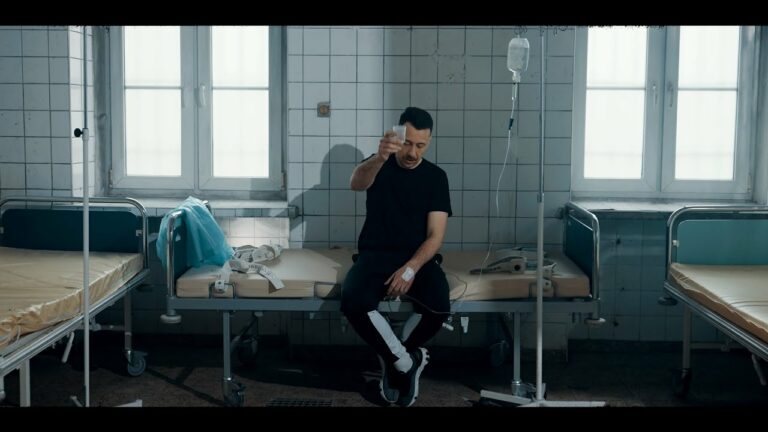 Avi, Louis Villain – Toast – teledysk