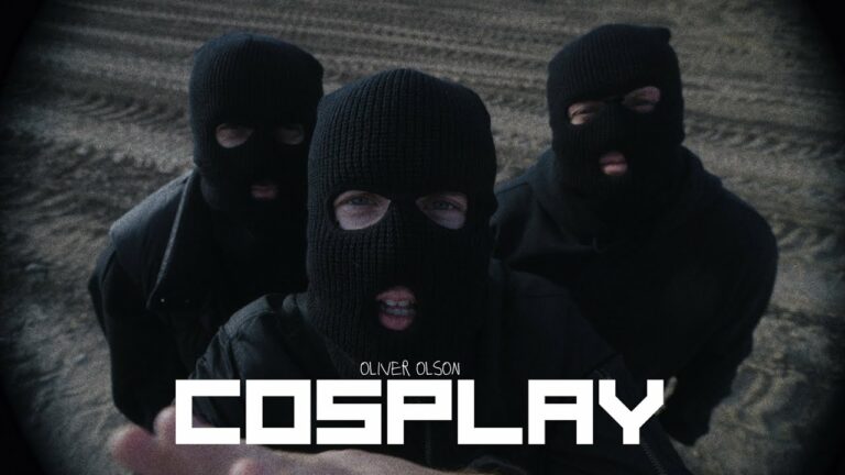 Oliver Olson – COSPLAY – teledysk