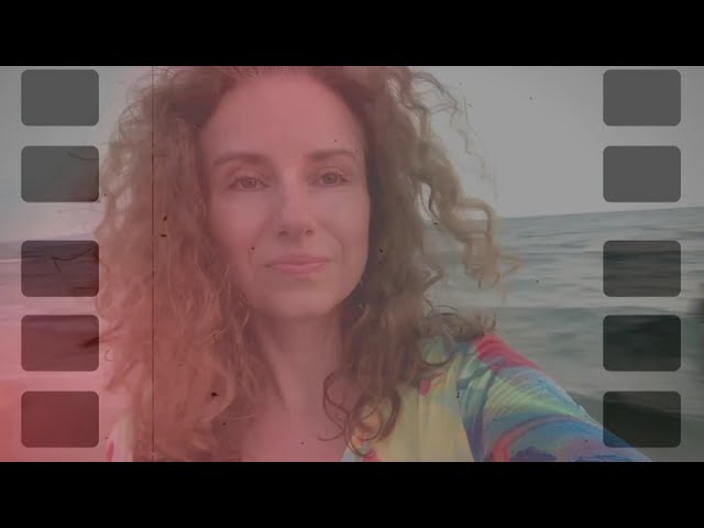 Anna Ruttar – Serre-moi fort – teledysk