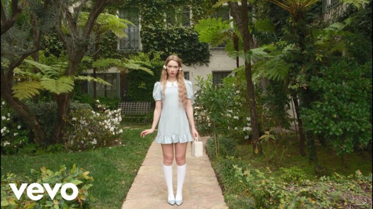 Mollie Elizabeth – Run Rabbit – teledysk