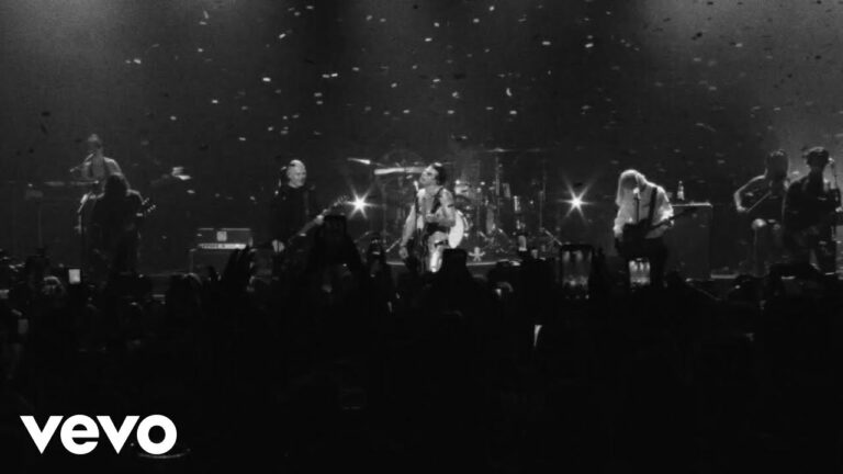 YUNGBLUD, The Smashing Pumpkins – Zombie (Live from the Riviera Theatre) – teledysk